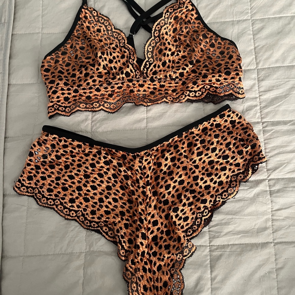 Lounge Set/Lingerie Lot - Picture 4 of 4